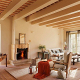 Design interiéru chaty: pohodlí a praktičnost v jedné láhvi